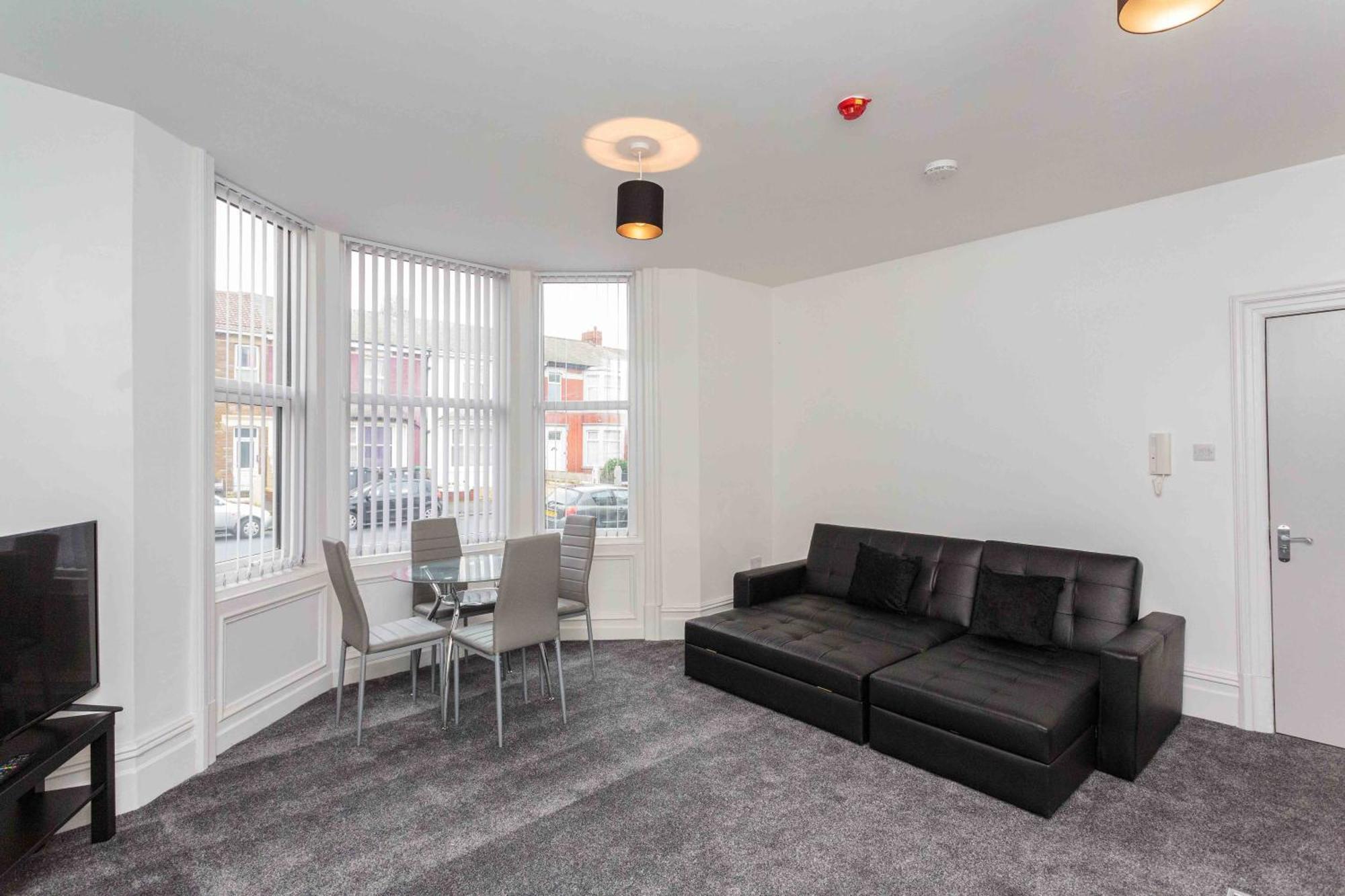 Cherry Property - Berry Apartments Blackpool Room photo