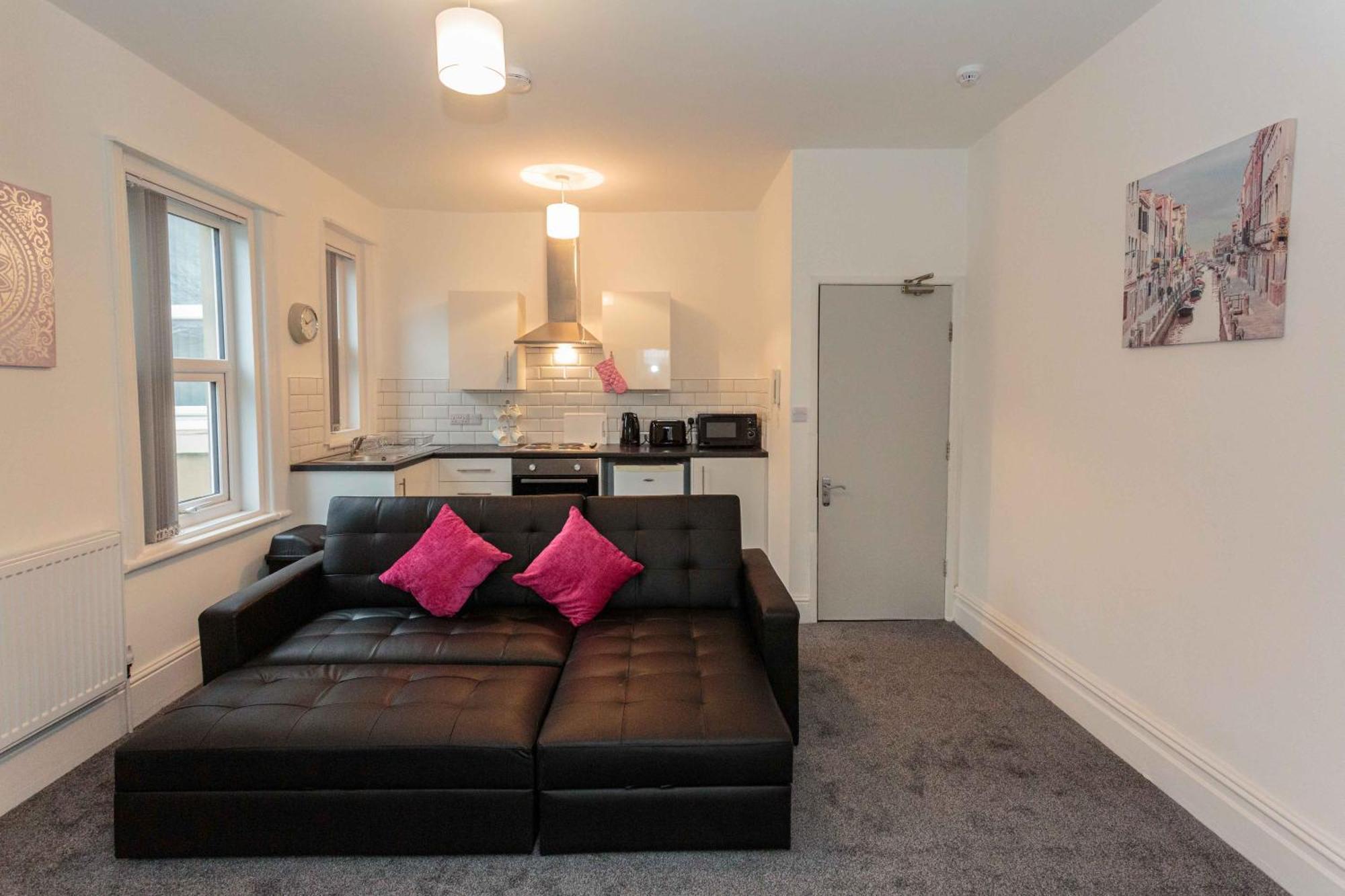 Cherry Property - Berry Apartments Blackpool Room photo